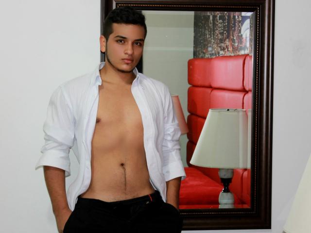 MikeHotLover - Live sex cam - 3838424